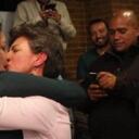 Claudia López celebra con su pareja, la senadora Angélica Lozano.