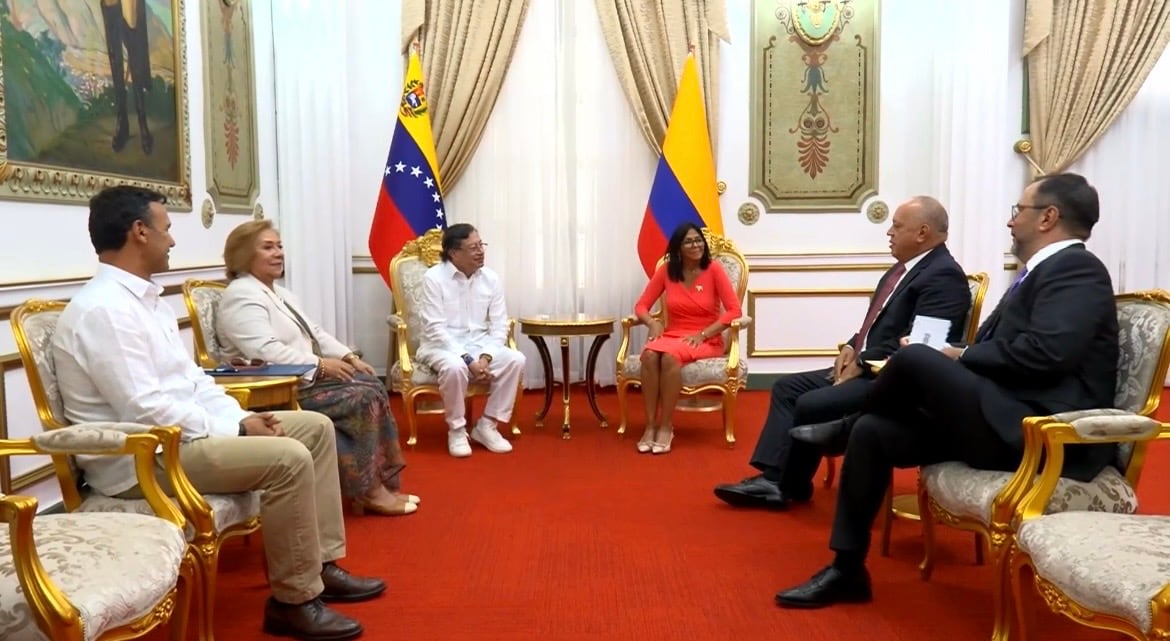 Reunión de Gustavo Petro con la presidenta encargada de Venezuela Delcy Rodríguez.