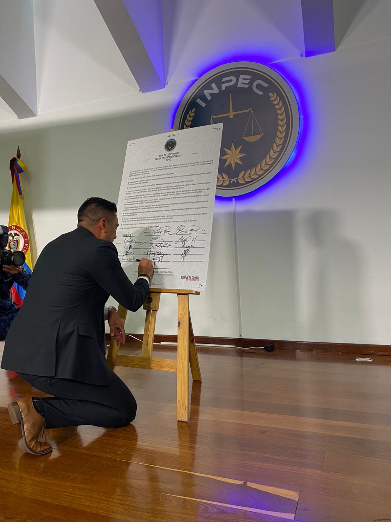 Los Resocial People, un grupo de internos de la cárcel Modelo en Bogotá que, a través del teatro, luchan contra la corrupción en el Inpec