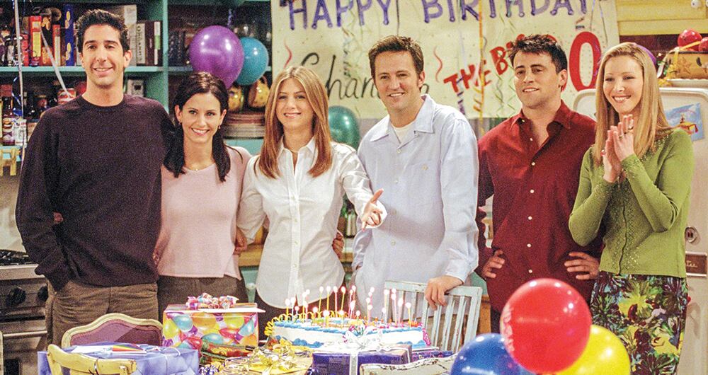 El elenco en 2001. En diez temporadas, grabaron 236 capítulos, los cuales nunca tuvieron menos de 20 millones de telespectadores en promedio, solo en Estados Unidos.