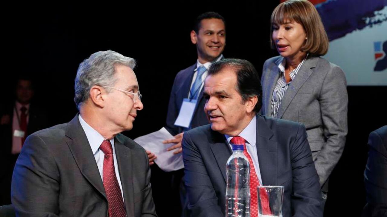 Álvaro Uribe y Óscar Iván Zuluaga