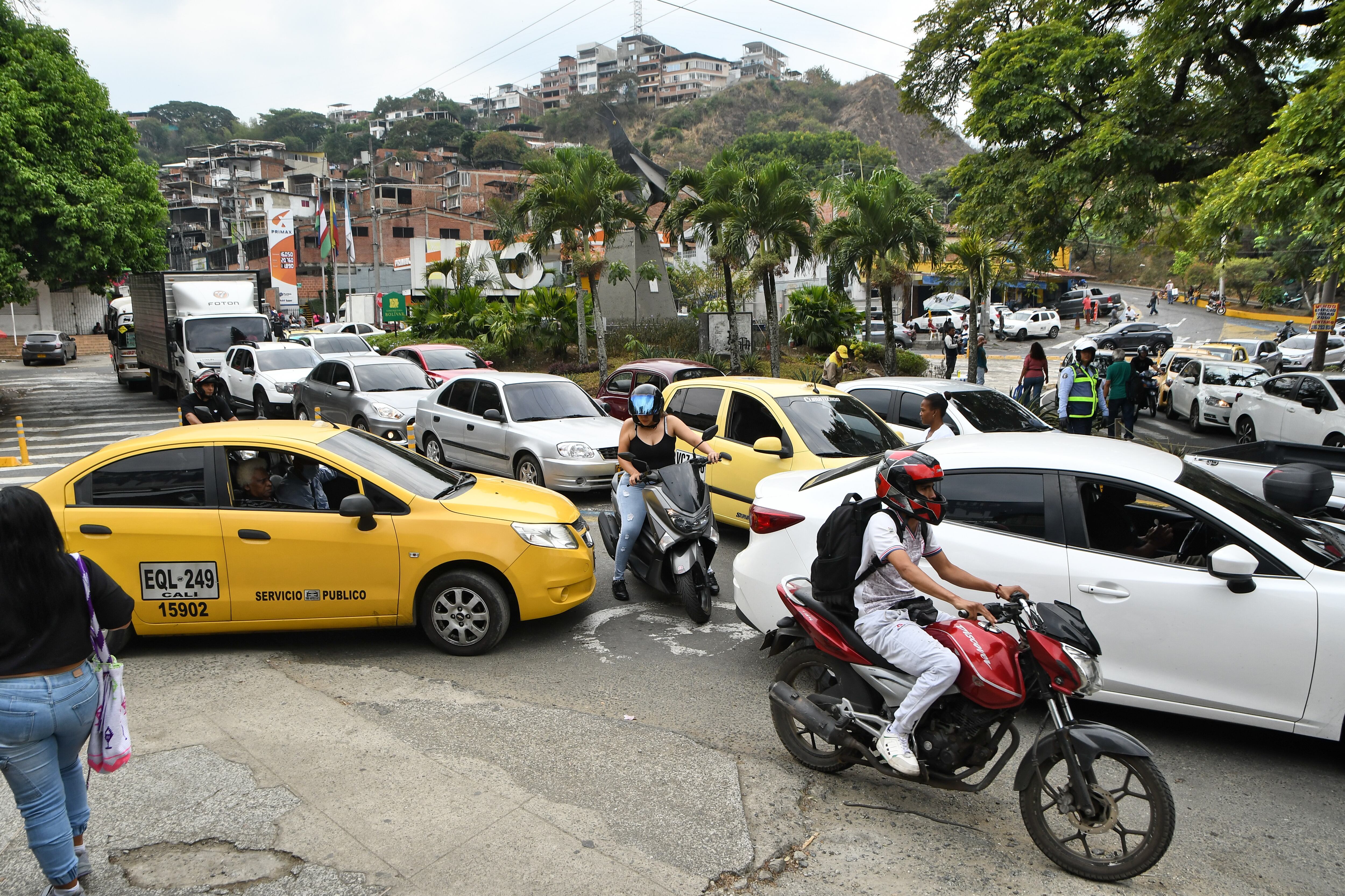 Bloqueos por paro camionero, bloqueo en la portada al mar.