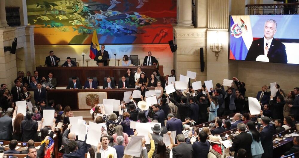 La oposición saboteó el discurso del presidente Duque.