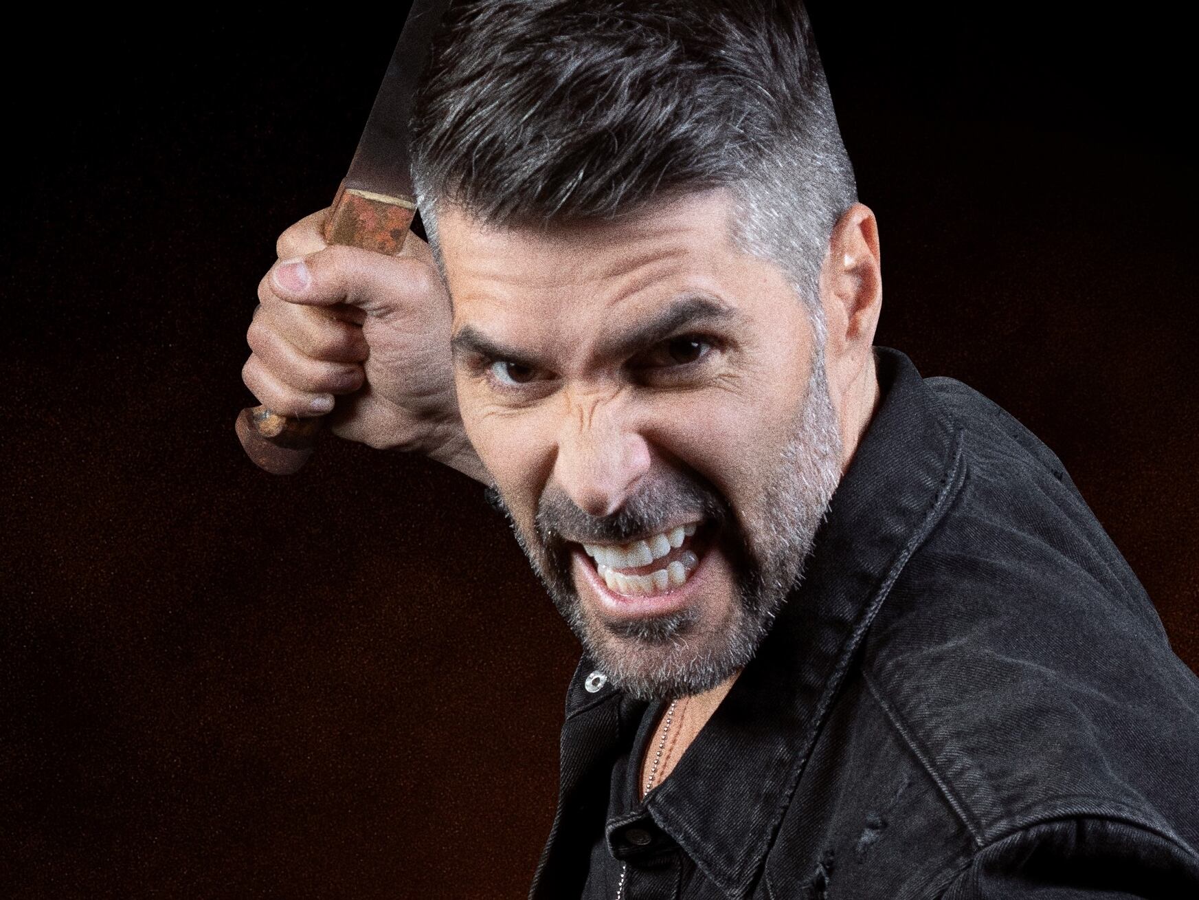 Juan Pablo Llano, conductor de la cuarta temporada de Desafío sobre fuego Latinoamérica.