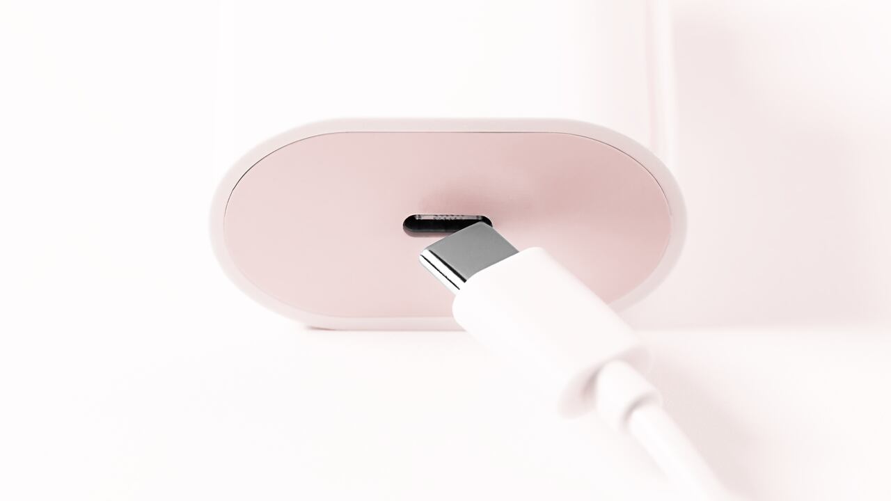 El uso de cargadores genéricos puede desgastar la batería del celular.