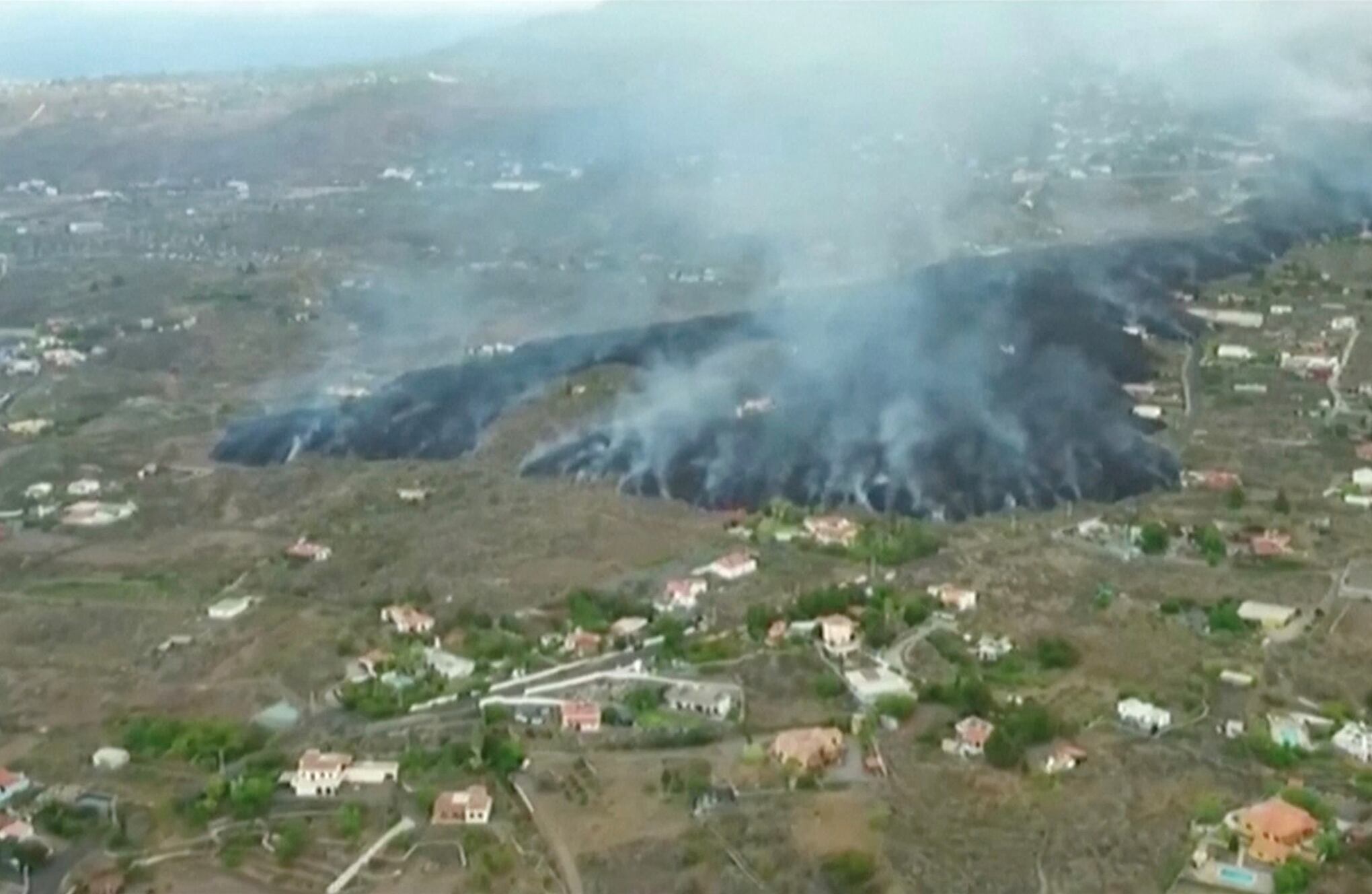 En Imágenes erupción de volcán en la isla canaria de La Palma, España
