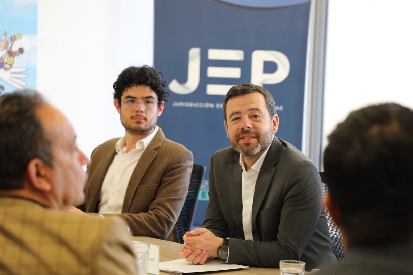 Así fue la reunión entre el alcalde Carlos Fernando Galán y el presidente de la JEP, Alejandro Ramelli.