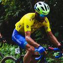 El ciclista Yeison Rincón vive actualmente en Manizales. Cuando visita a su familia recorre más de 100 kilómetros en bicicleta hasta la finca La Golondrina.