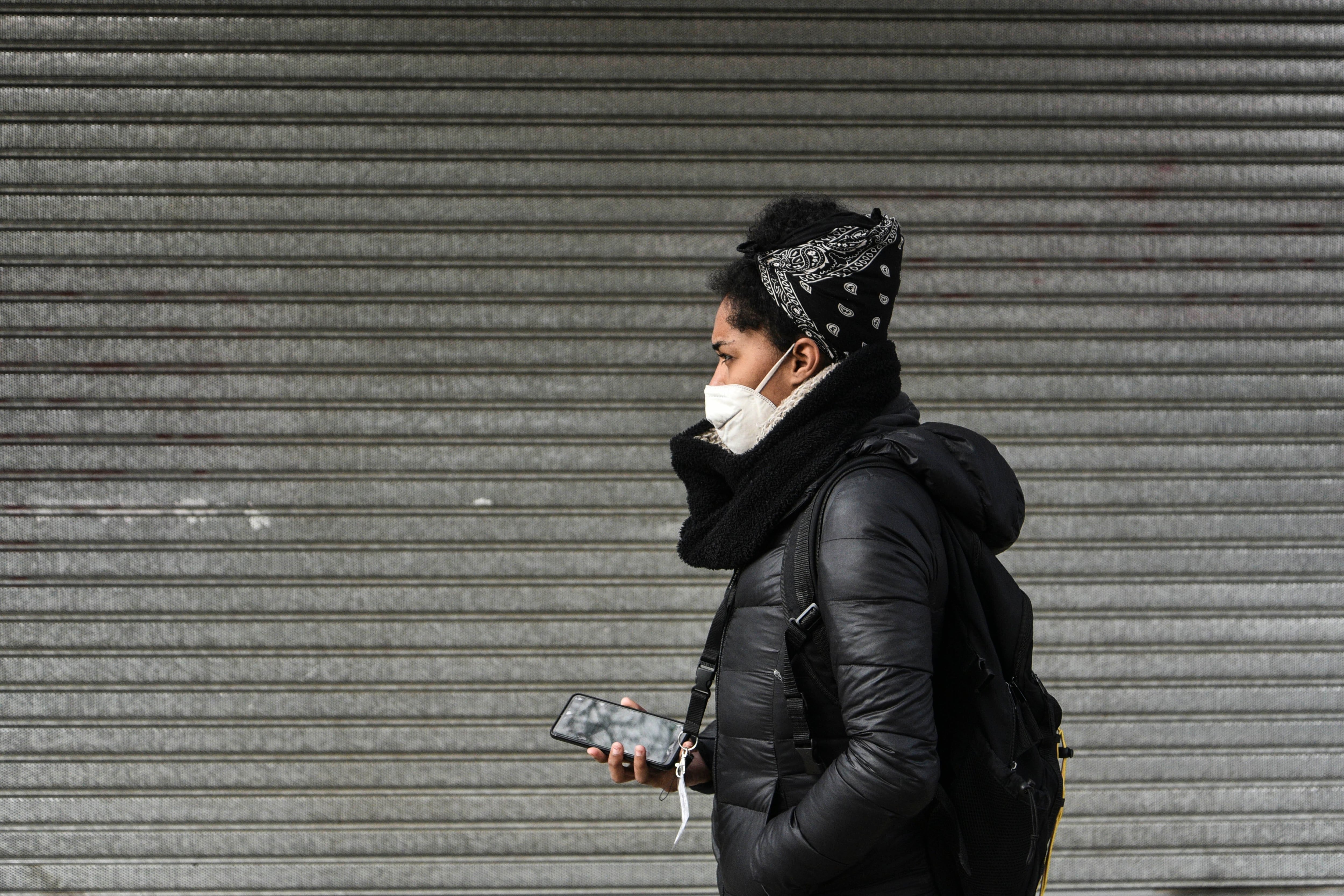 Una mujer con mascarilla en Viña del Mar
AGENCIAUNO / MIGUEL MOYA
(Foto de ARCHIVO)
31/8/2020