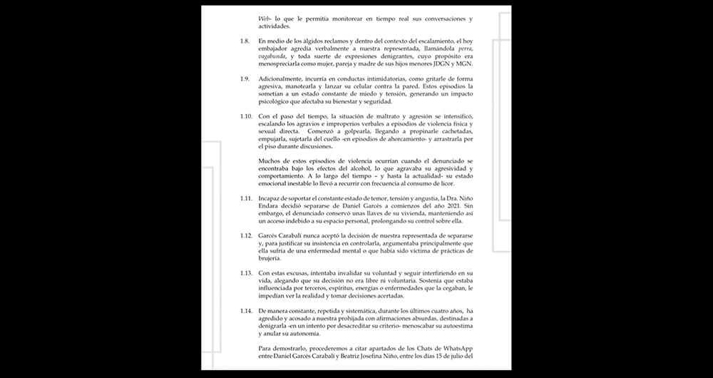 La denuncia es en contra del diplomático.
