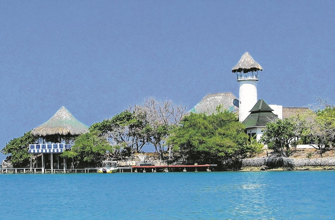 Isla Barú.  Es uno de los lugares más hermosos de la Costa Caribe colombiana y más visitados por turistas nacionales y foráneos.