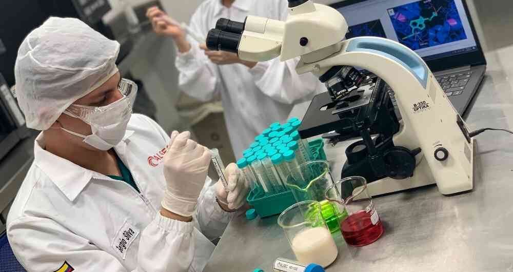 En los laboratorios de Alsec desarrollaron ingredientes alimenticios que sirven para inhibir el covid