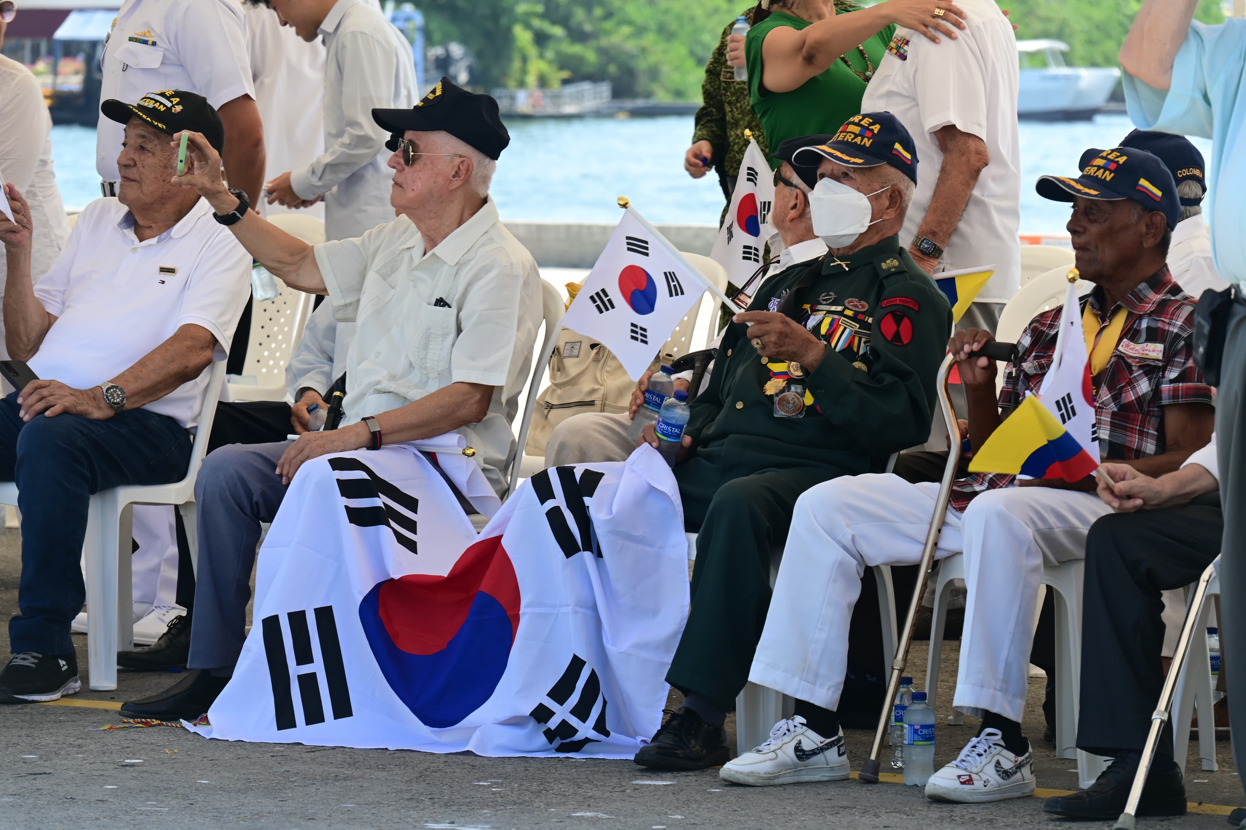 Armadas de Colombia y Corea del Sur fortalecen lazos de cooperación naval y militar; así fueron los ejercicios de entrenamiento y formación