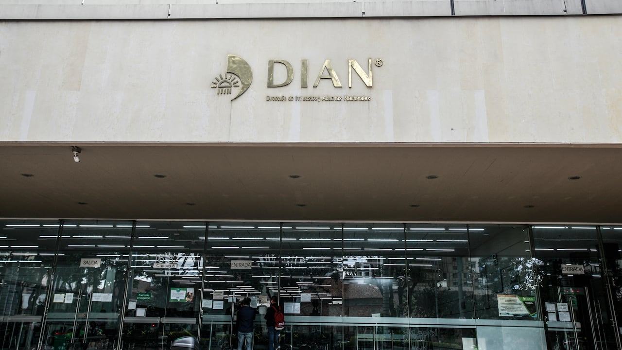 Fachada de la sede de la Dian.