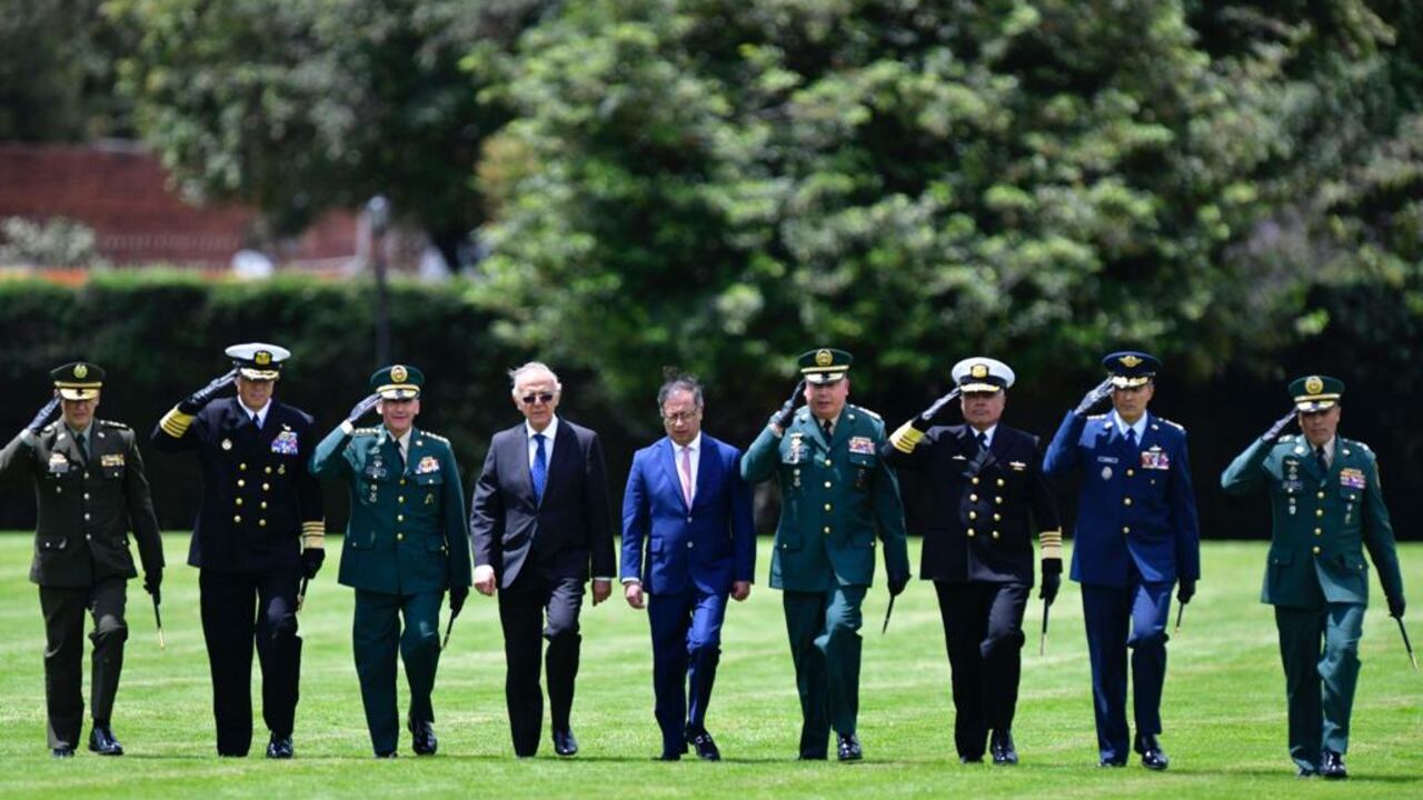El presidente Gustavo Petro hizo la advertencia a los militares.