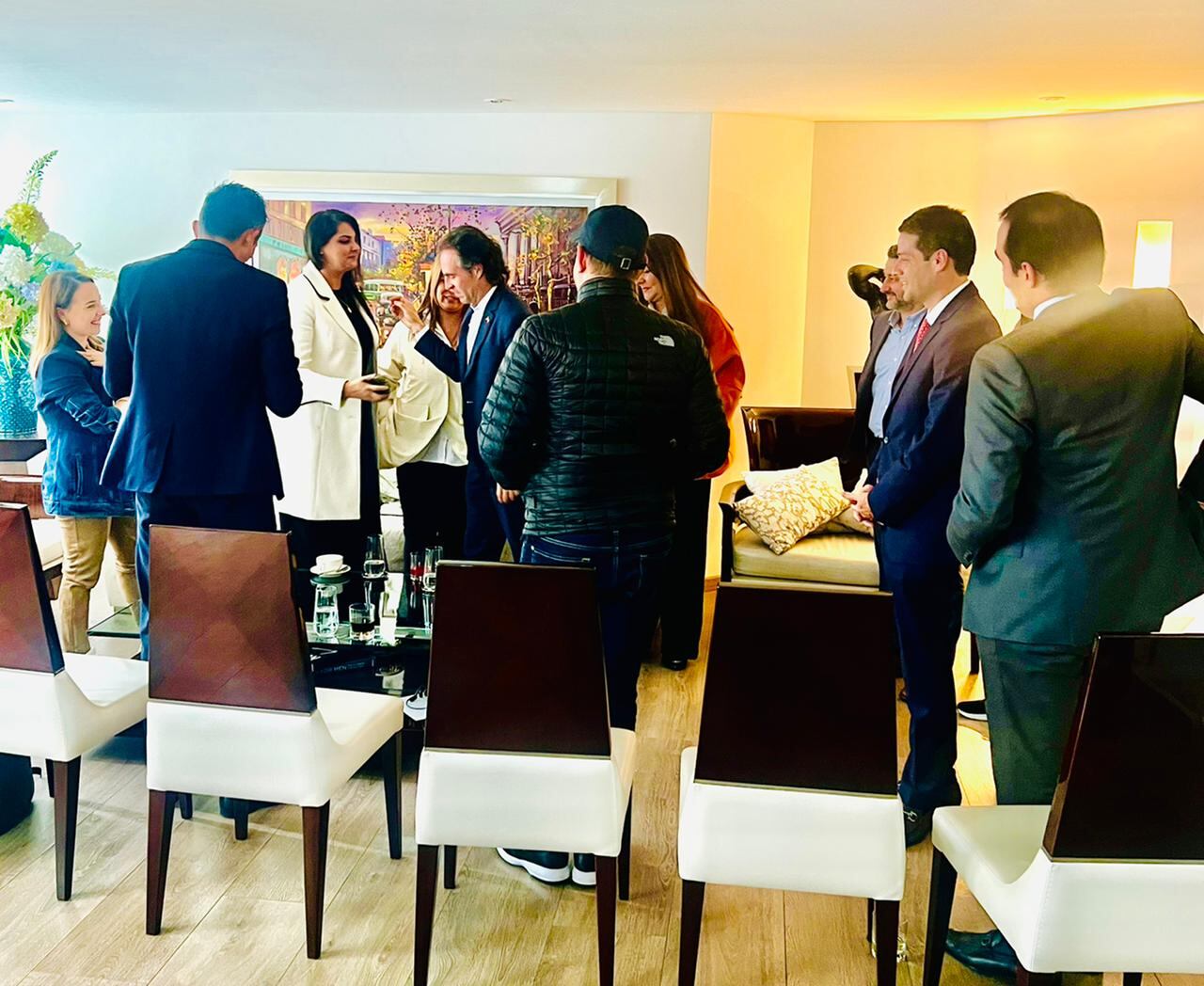 Así fue el almuerzo entre Federico Gutiérrez y algunos senadores del Partido Liberal.