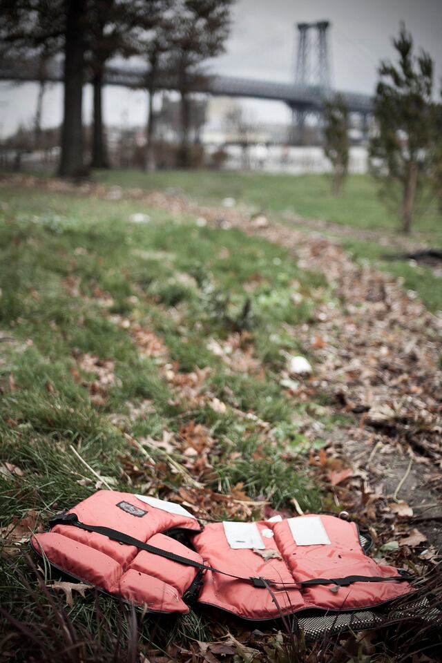 "Estamos aquí para ayudarlos, y no los olvidaremos", prometió Obama, luego de sobrevolar en helicóptero presidencial las zonas impactadas junto con el gobernador republicano de Nueva Jersey, Chris Christie.