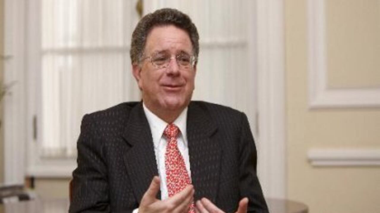 Luis Carlos restrepo, jefe del partido de 'La U', pidió este miércoles la renuncia del ministro del Interior Fabio Valencia. (Foto: Archivo SEMANA)