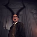 Colin Robinson (Mark Proksch), un vampiro energético, un caminante diurno.