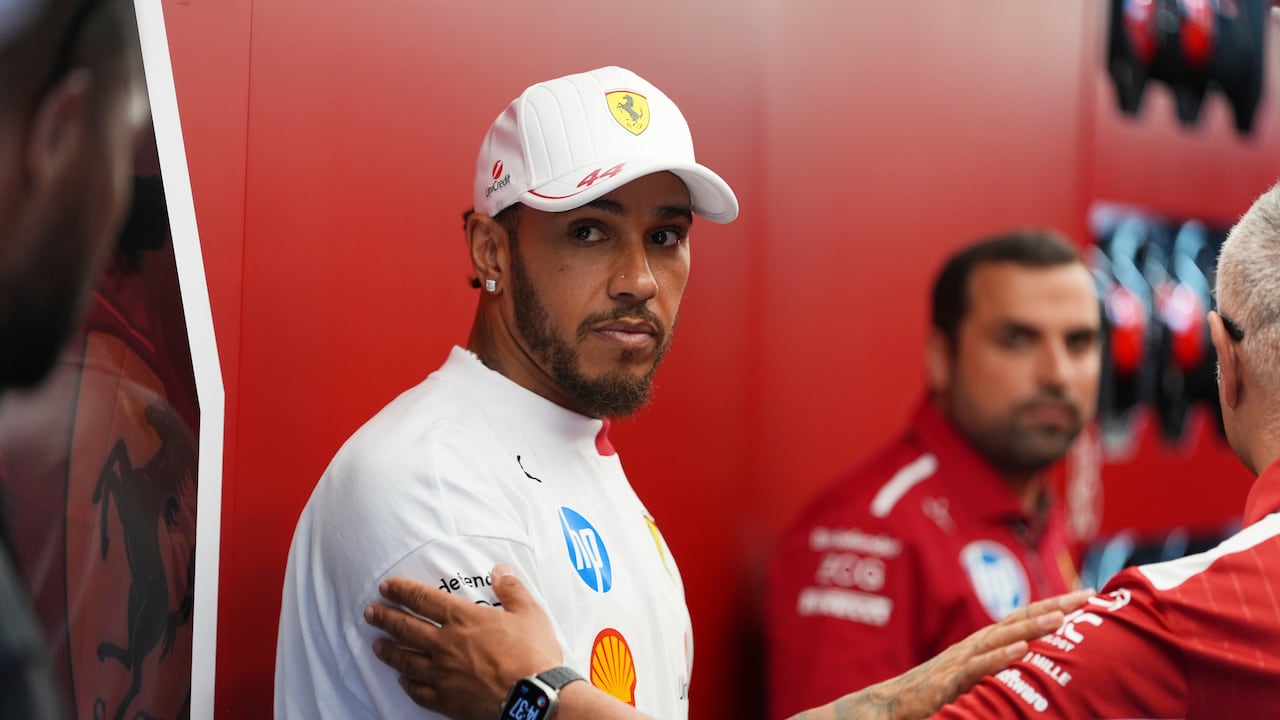 Lewis Hamilton no se guardó nada a través de la radio del equipo.