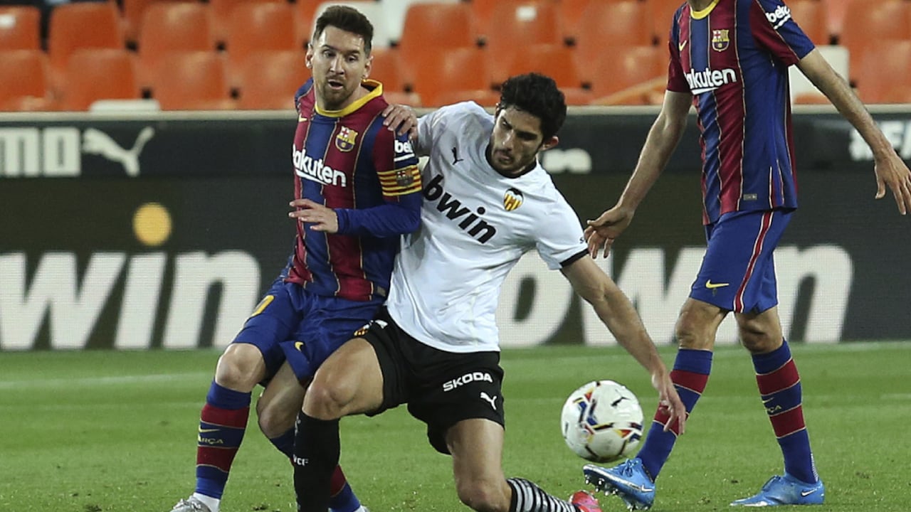 Valencia vs. Barcelona - Liga española. Foto: AP / Alberto Saiz