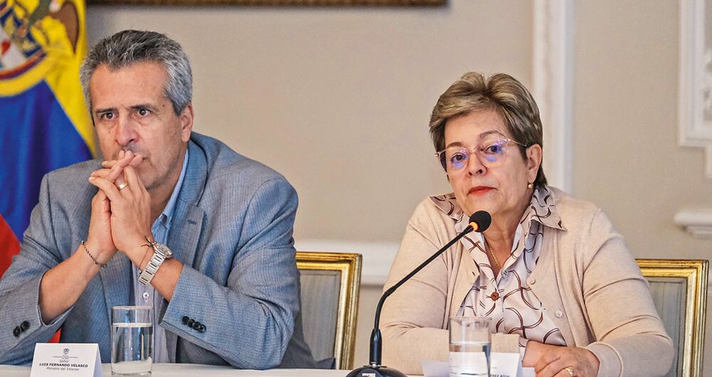  El ministro del Interior, Luis Fernando Velasco, y la ministra de Trabajo, Gloria Inés Ramírez, abanderaron la reforma laboral en el Congreso. Sin embargo, los empresarios reprochan que ese proyecto de ley comenzó a discutirse sin que antes se efectuara una mesa de concertación.