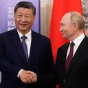 El presidente de Rusia, Vladimir Putin, se reúne con el presidente chino, Xi Jinping, al margen de la cumbre de los BRICS en Kazán el 22 de octubre de 2024. (Foto de Alexander Zemlianichenko / POOL / AFP)