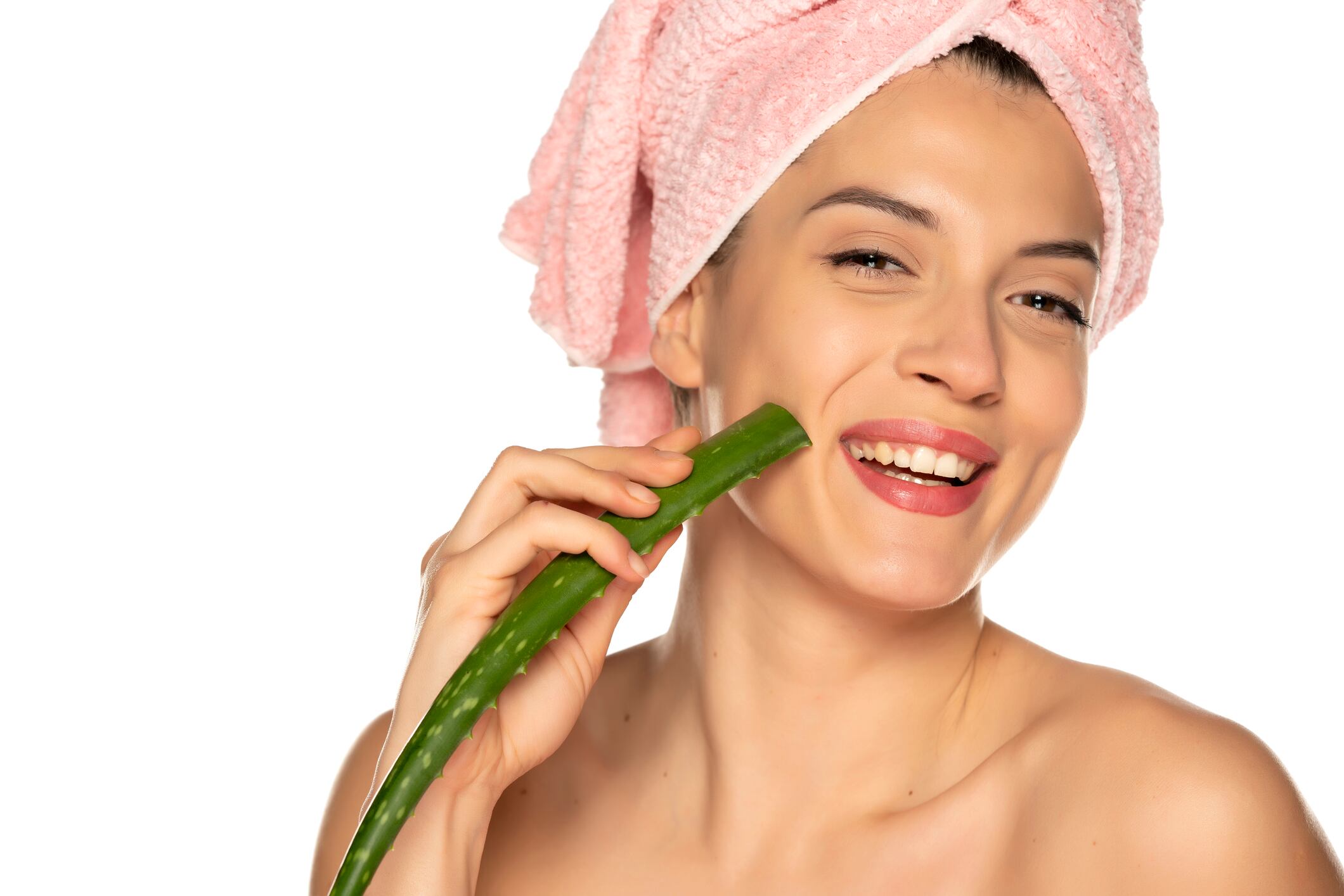 Las mascarillas de aloe vera han demostrado ser efectivas en la prevención y tratamiento de arrugas y manchas, proporcionando una opción natural para el cuidado de la piel.