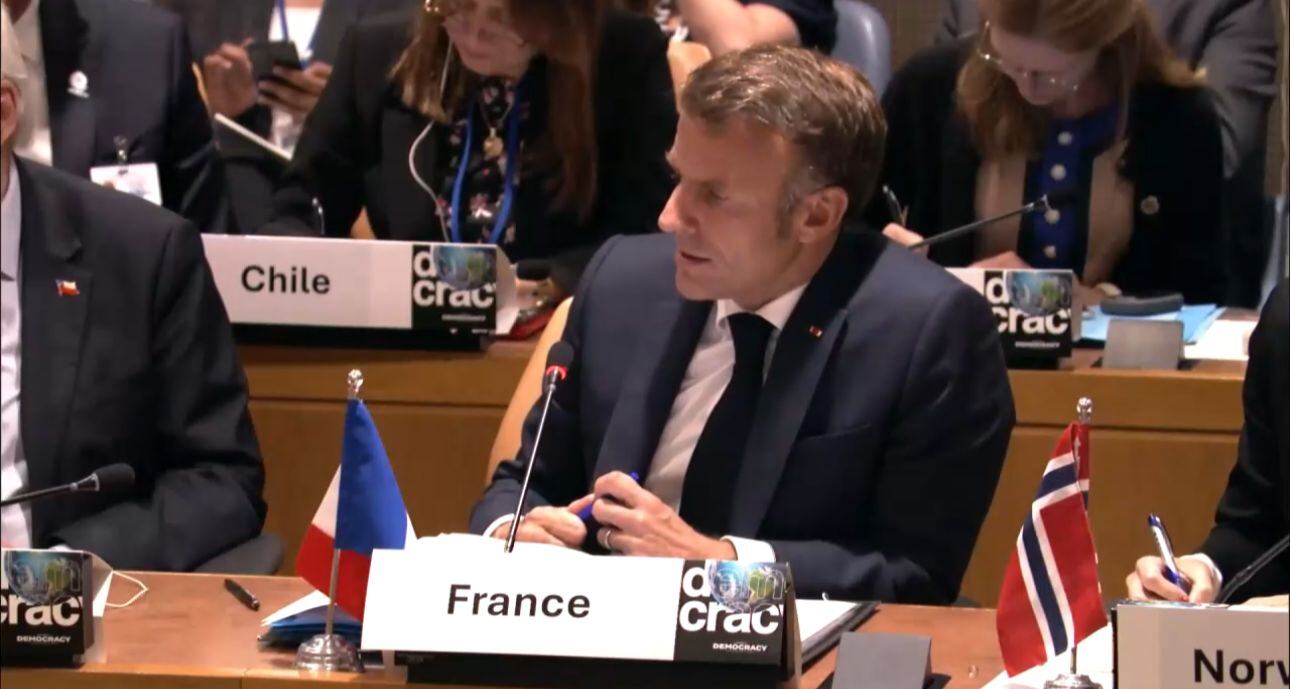 Emanuel Macron  también participó en la reunión a la que no asistió Petro