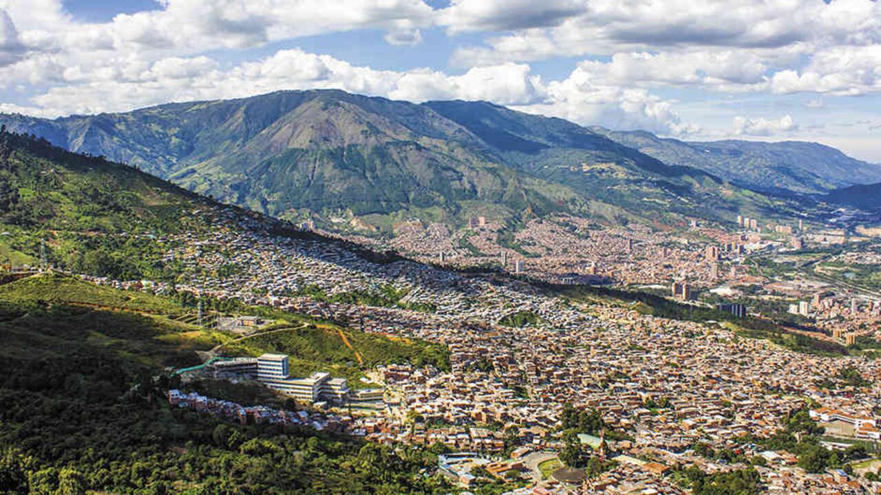 En Caldas circulan todos los días 27.000 toneladas que viajan de Medellín al resto del país.