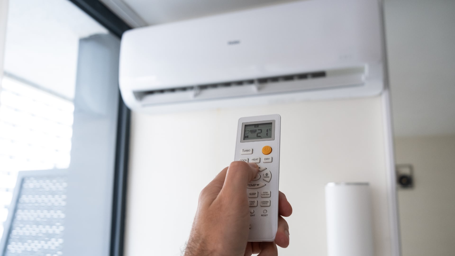 El consumo del aire acondicionado puede ser alto si no se siguen buenas prácticas.