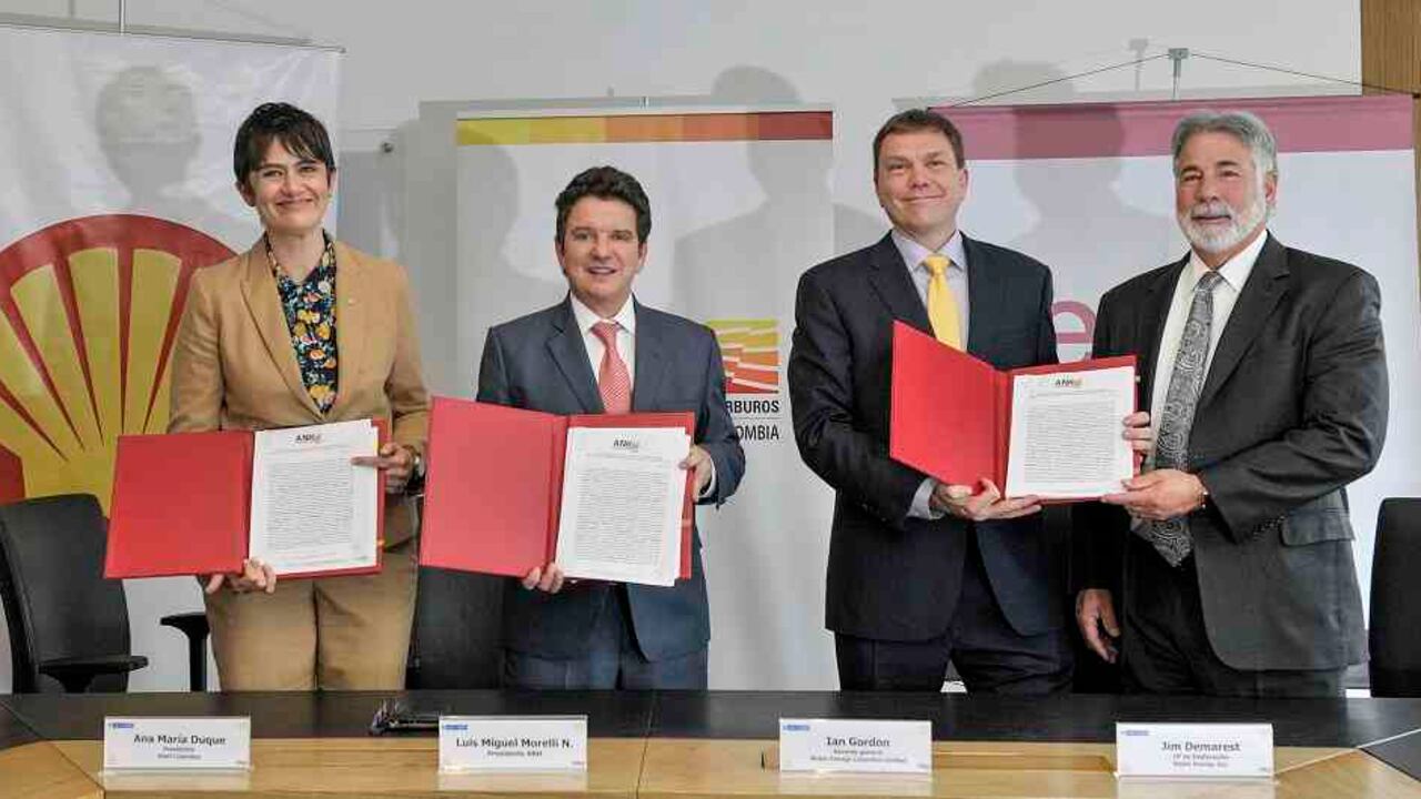 De izquierda a derecha: Ana María Duque, presidenta Shell Colombia; Luis Miguel Morelli, presidente de la Agencia Nacional de Hidrocarburos; Ian Gordon, gerente general Noble Energy Colombia Limited; y Jim Demarest, VP de exploración Noble Energy Inc