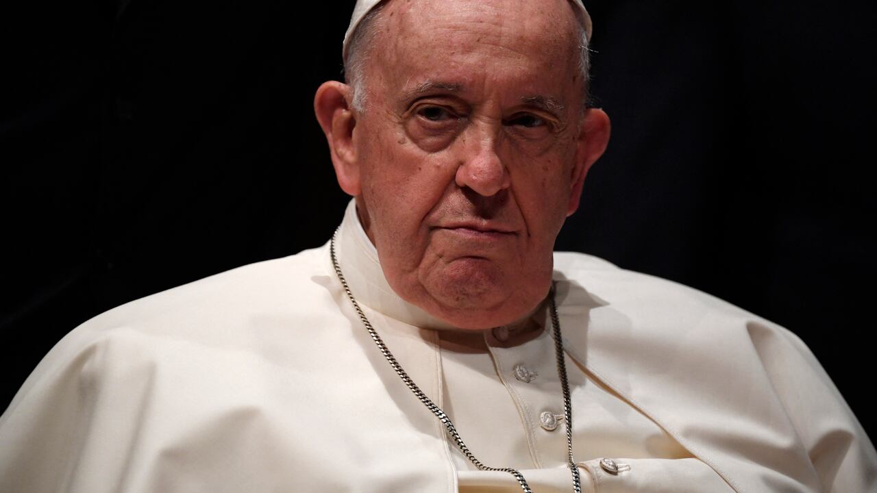 El mundo permanece alerta del estado de salud del papa.