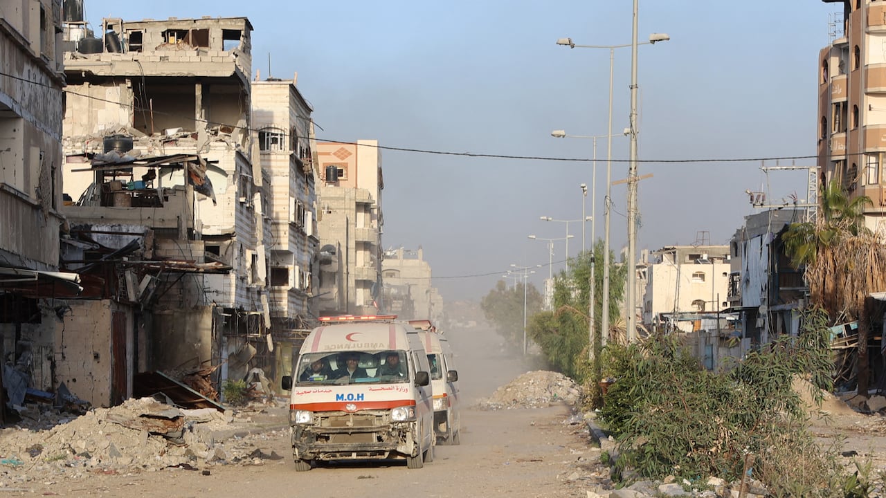 La Organización Mundial de la Salud (OMS) declaró el sábado que el hospital, el último centro sanitario operativo en el norte del territorio palestino y que quedó fuera de servicio por un ataque israelí el viernes, estaba “vacío”.