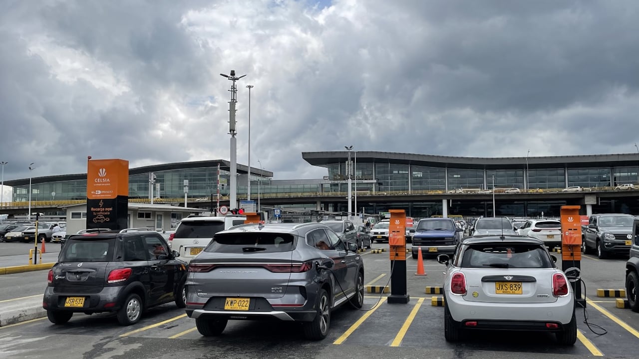 La estación de recarga eléctrica contará con tres puntos de carga con capacidad de 7,5 kW cada una.