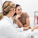 Las hormonas femeninas se alteran debido a diversos factores.