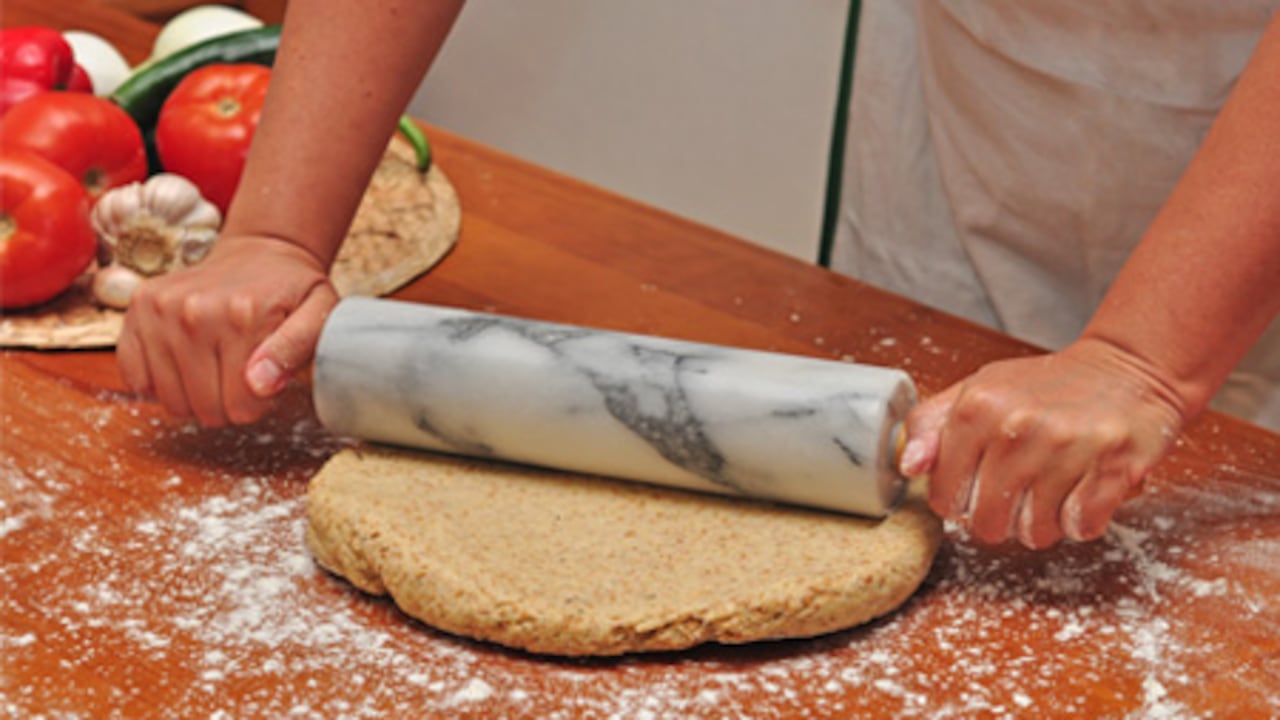 Las autoridades sanitarias piden precaución al momento de comprar los ingredientes de las preparaciones.