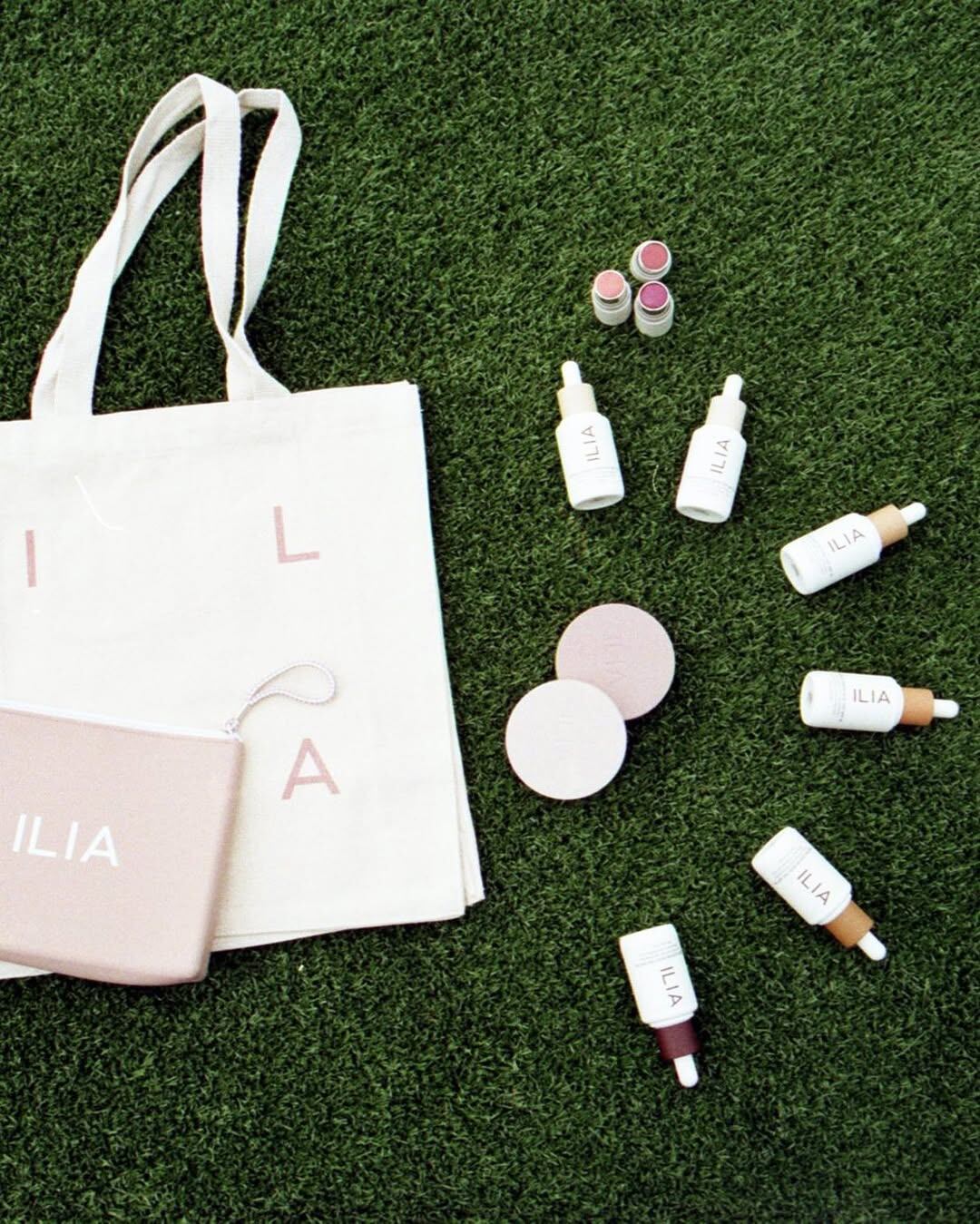 Esta alianza ofrece una nueva perspectiva sobre cómo las marcas pueden colaborar para promover valores positivos y empoderar a las mujeres en todos los ámbitos de la vida.