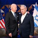 Biden llamó este lunes al primer ministro de Israel, Bnejamin Netanyahu, para felicitarle por la liberación de dos rehenes tomadas por el Movimiento de Resistencia Islámica (Hamás), hace dos semanas.(Photo by GPO/ Handout/Anadolu via Getty Images)