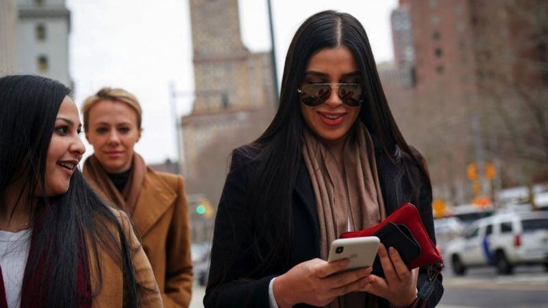 Coronel tenía una presencia mediática muy poco habitual entre parejas de grandes capos del narcotráfico. BBC - GETTY