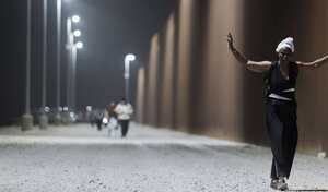 Miles de migrantes se entregan a las autoridades para pedir asilo en Estados Unidos