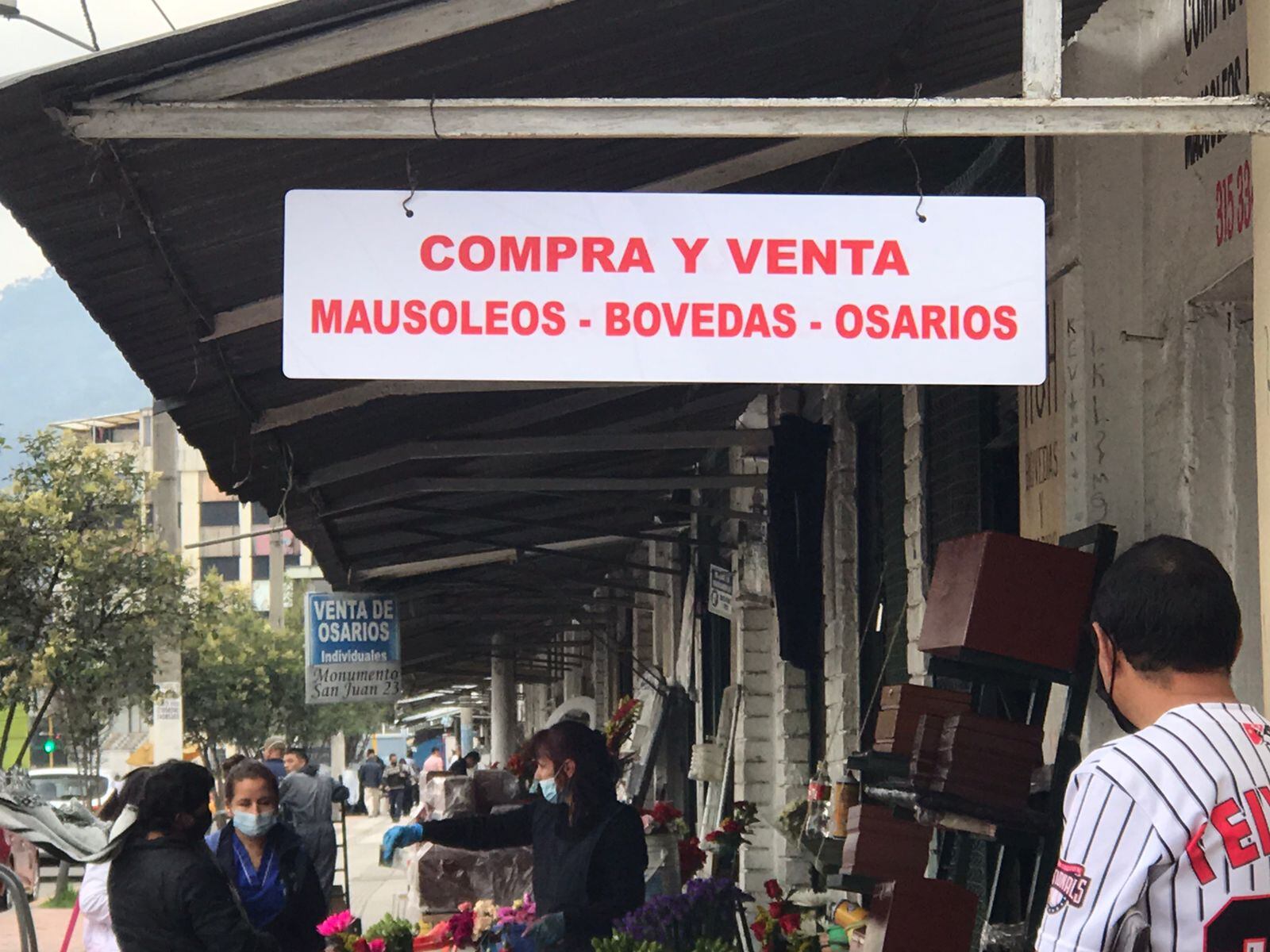 Saqueo de tumbas en Cementerios de Bogotá