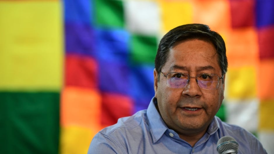 Imagen de archivo de Luis Arce durante una conferencia de prensa, en Buenos Aires, el 20 de enero de 2020. (Crédito: Ronaldo Schemidt/ AFP/ Getty Images)