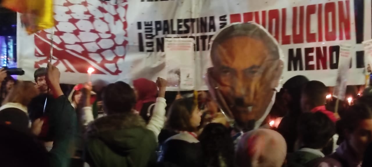 Plantón en Embajada de Palestina.