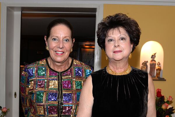 Elvira Cuervo de Jaramillo y Clemencia de Lleras.