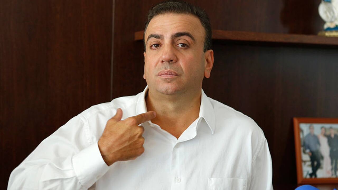 En la misma decisión, la Sección de Apelación revocó el sometimiento de Besaile Fayad a la JEP por el delito de peculado por apropiación, en el asunto de corrupción conocido bajo el nombre del “Cartel de la Hemofilia”.