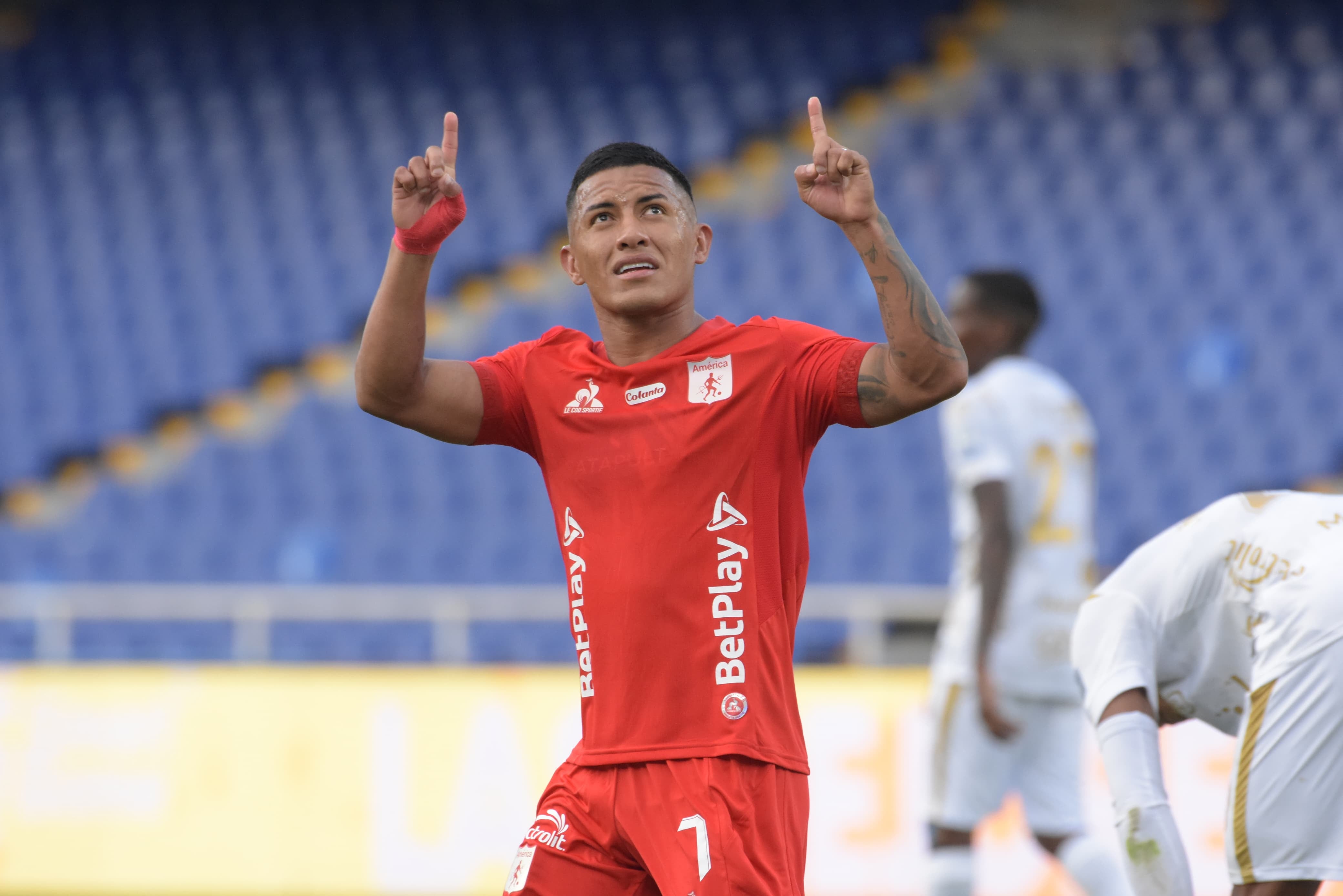 Cristian Barrios fue expulsado a pocos minutos de haber marcado el primer gol para el América de Cali.