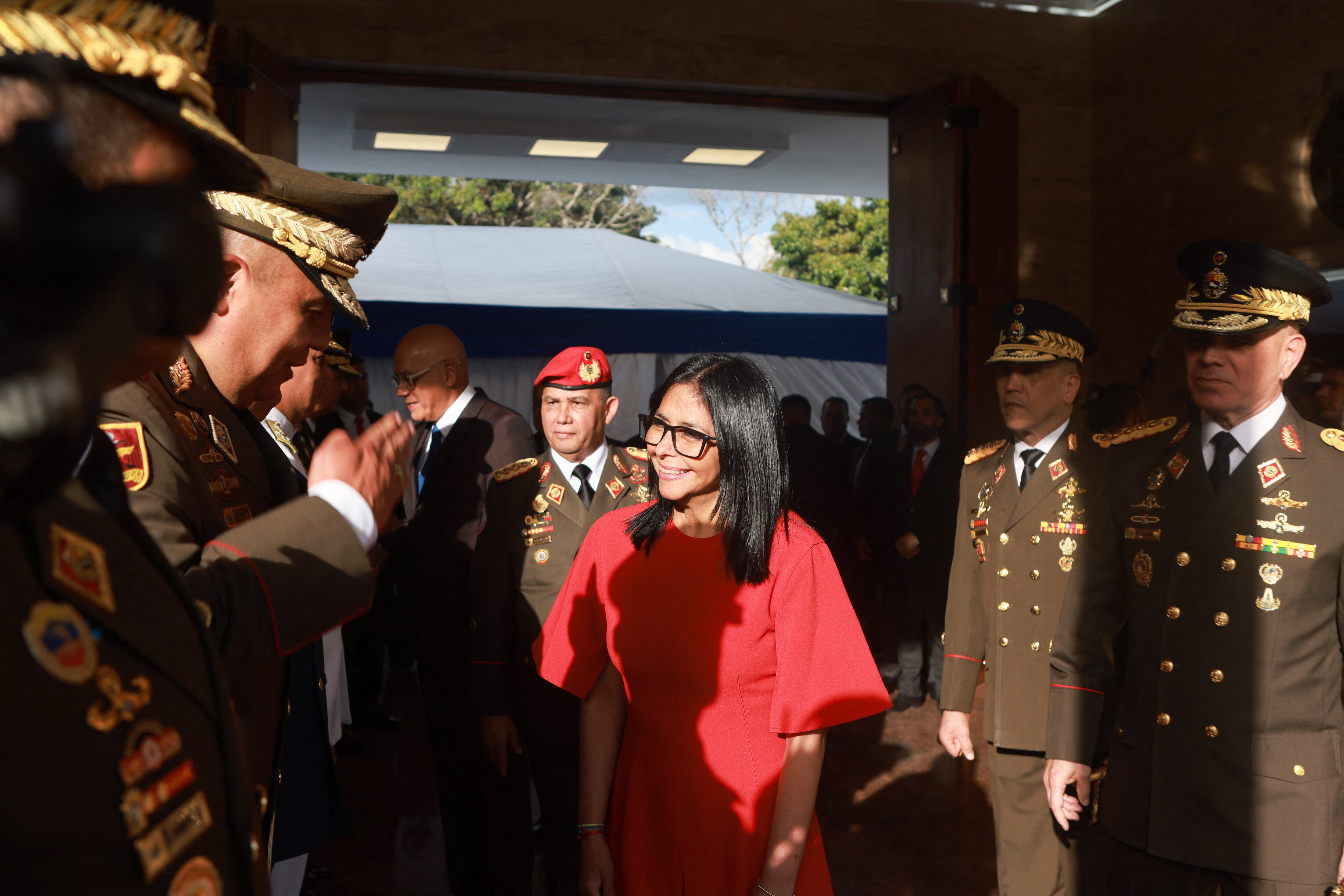 La presidenta encargada de Venezuela, Delcy Rodríguez, recibió el respaldo de los militares.