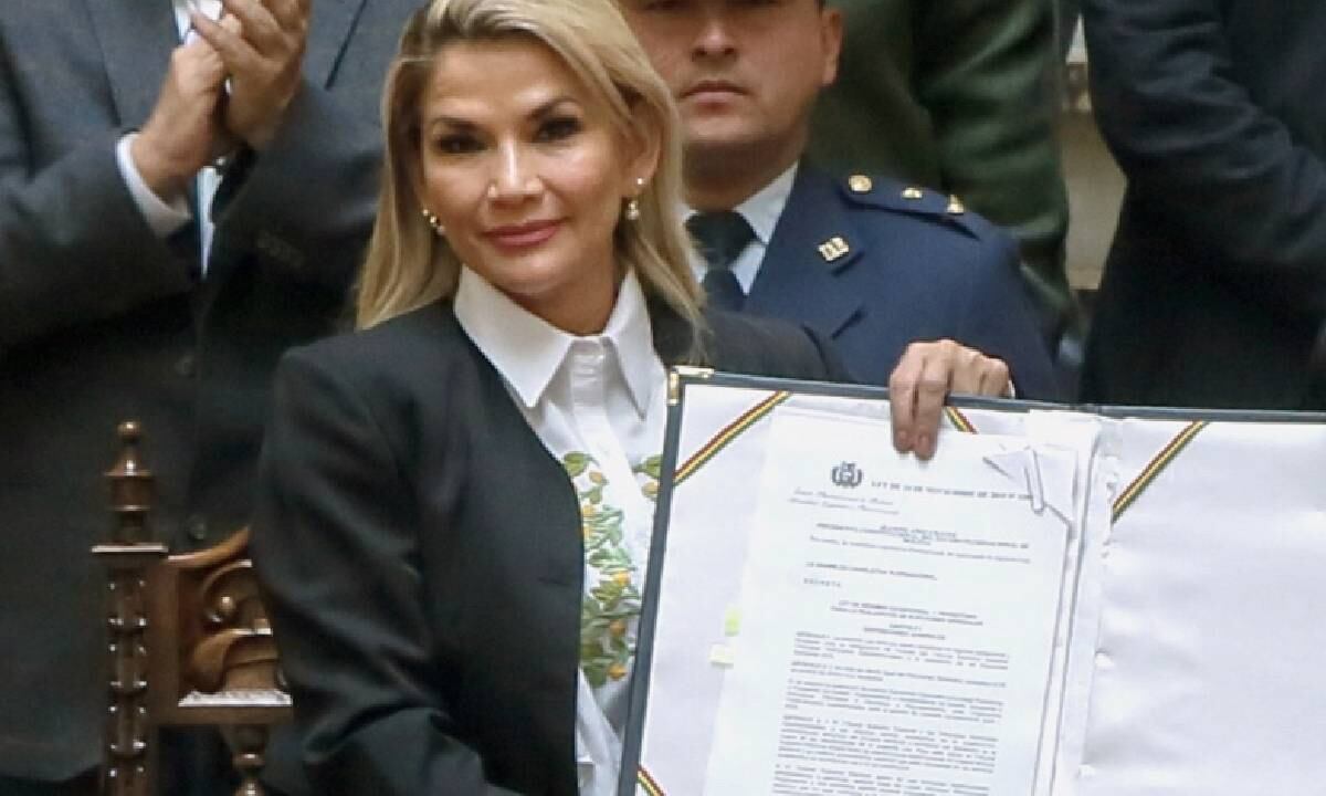 La detenida expresidenta de Bolivia denuncia una serie de irregularidades en el marco del juicio que se adelanta en su contra. La mujer advierte que no actuó en respuesta a un plan de golpe de Estado contra Evo.