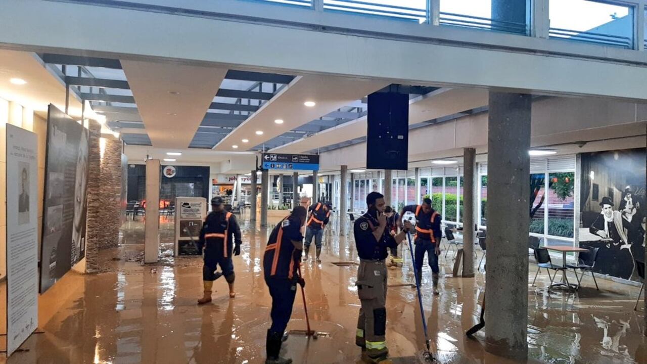 Emergencia en el aeropuerto Olaya Herrera, de Medellín, por las lluvias.